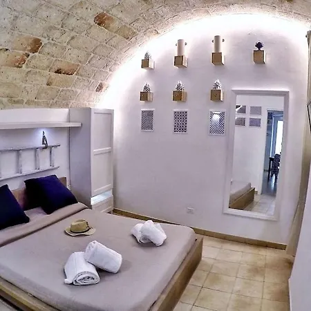 Monopoli Casa Vacanze Apartment *